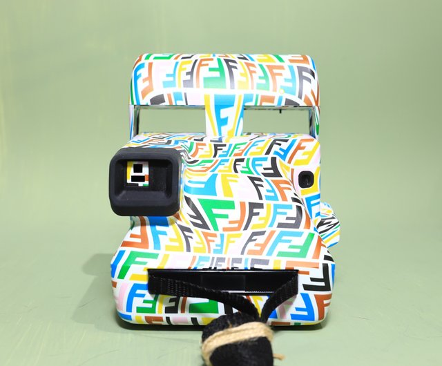 Taiwan [Polaroid Grocery Store] Polaroid 600 Fendi Polaroid camera