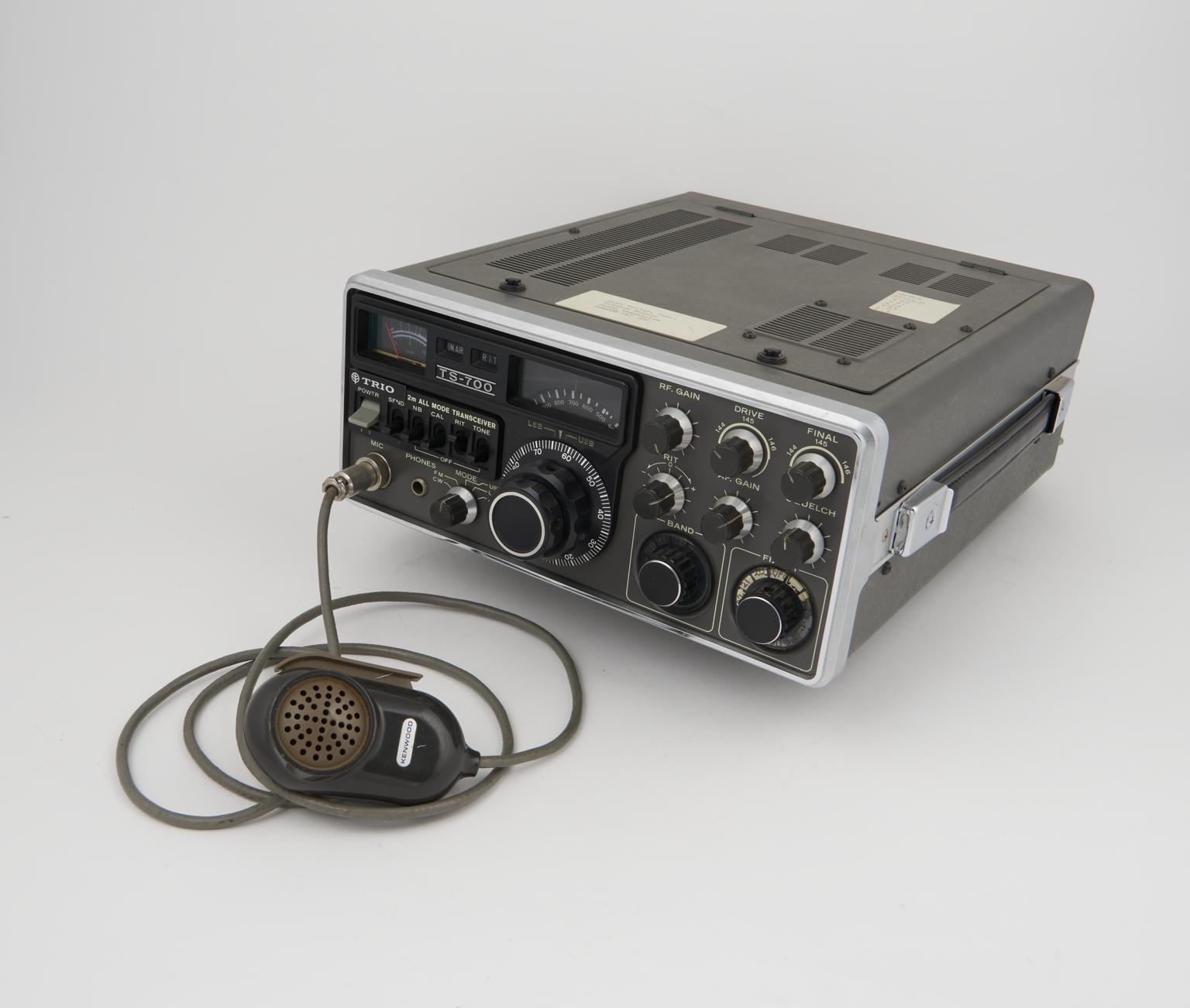 TRIO TS-700 2m ALL MODE TRANSCEIVER 144MHz 2m - TRIO Museum Group