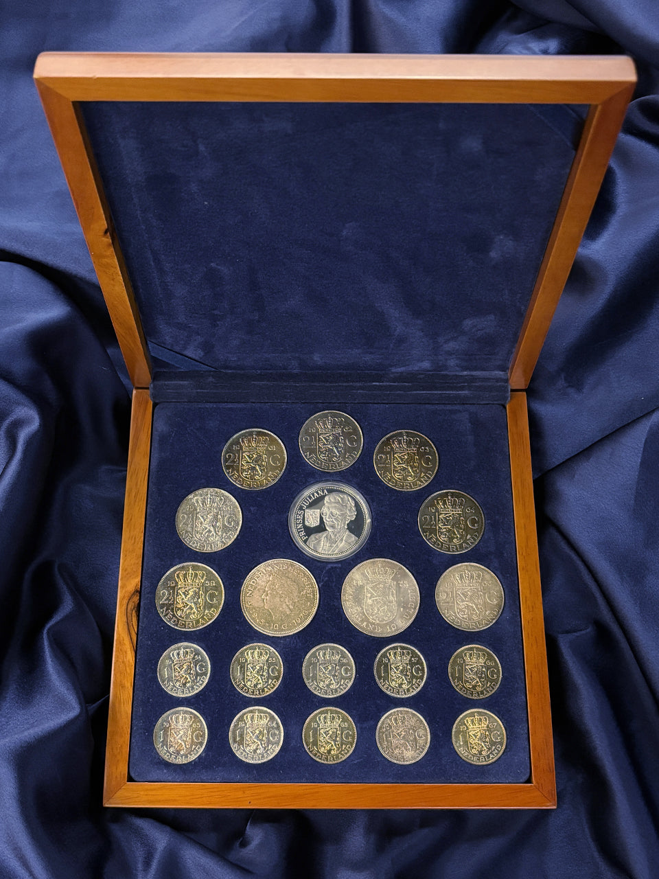 オランダ】銀貨＆メダルセット 20枚組［C-0000566］ – ワールド