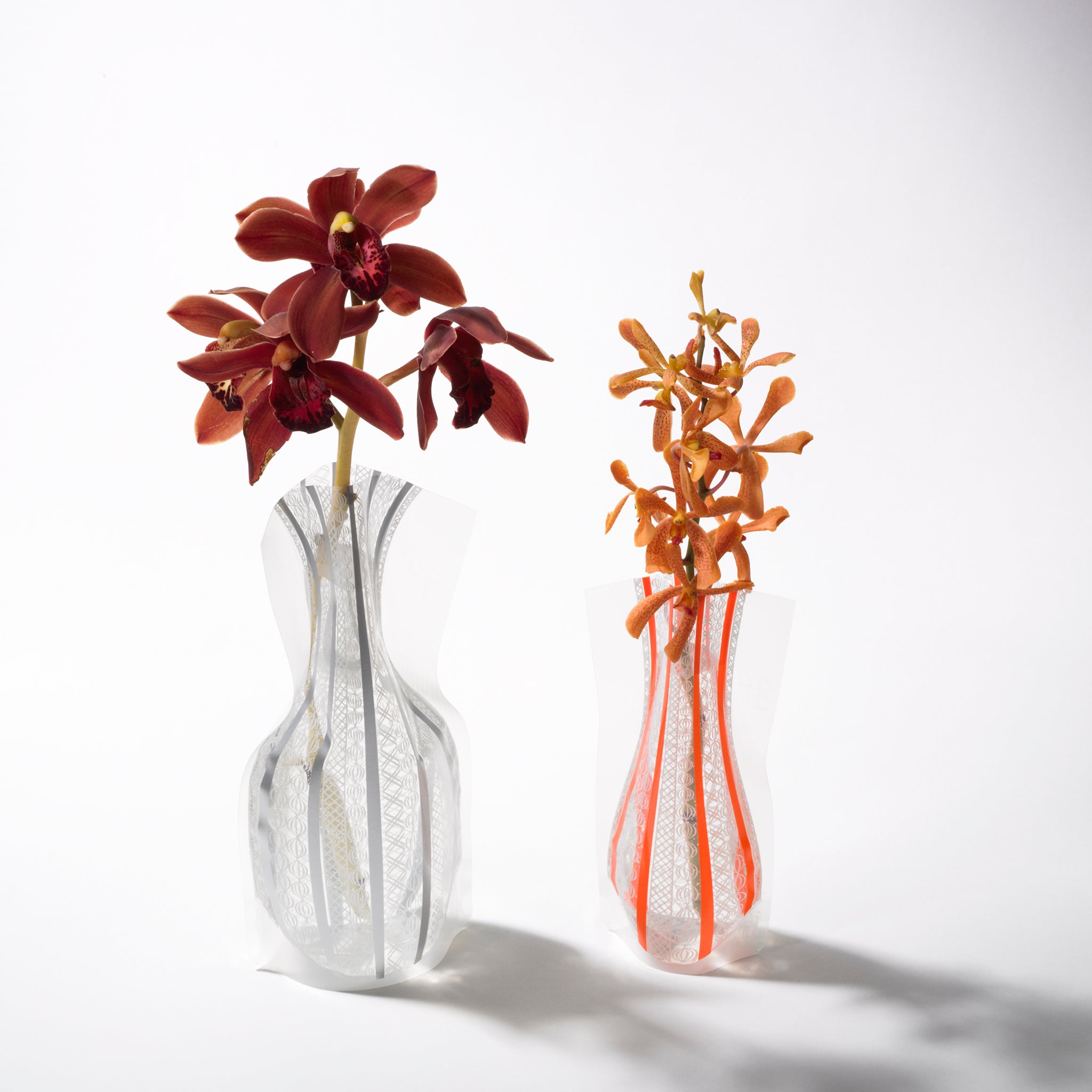 ブロンズ製花瓶 ドラゴンモチーフ ブロンズ製花瓶 ドラゴンモチーフ