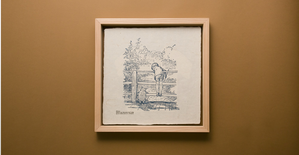 くまのプーさん／蛭谷和紙の活版印刷と国産杉の額縁フレーム（Tシャツ