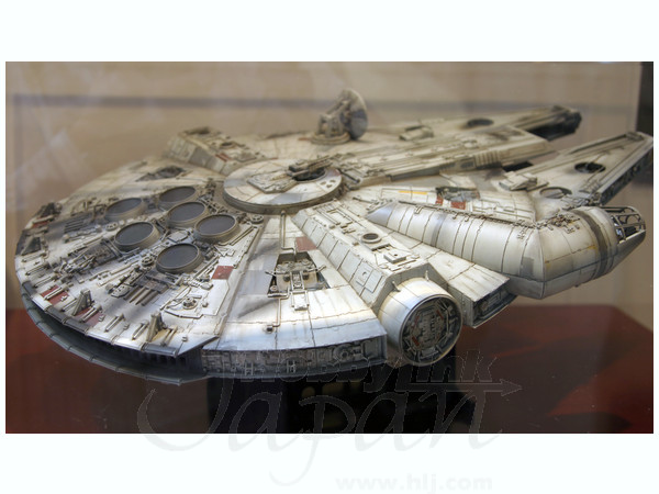 1/72 ミレニアム・ファルコン 塗装済完成品 | HLJ.co.jp