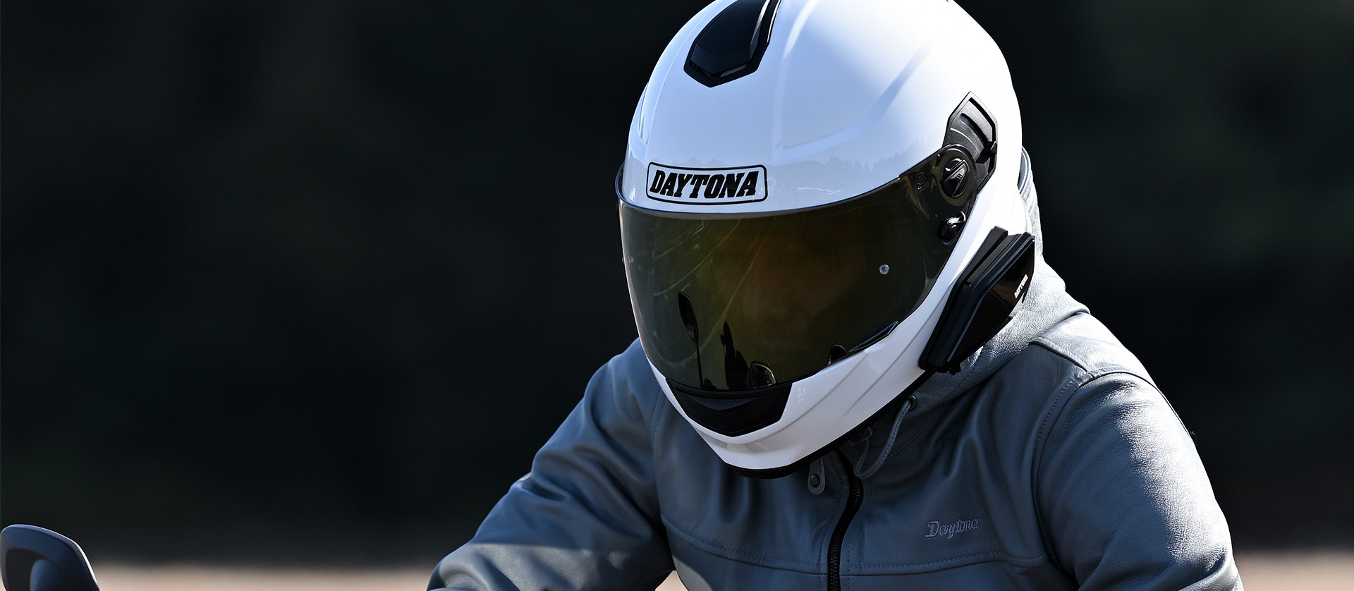 デイトナ DT-02｜新世代バイクインカム｜刷新したハイエンドモデル