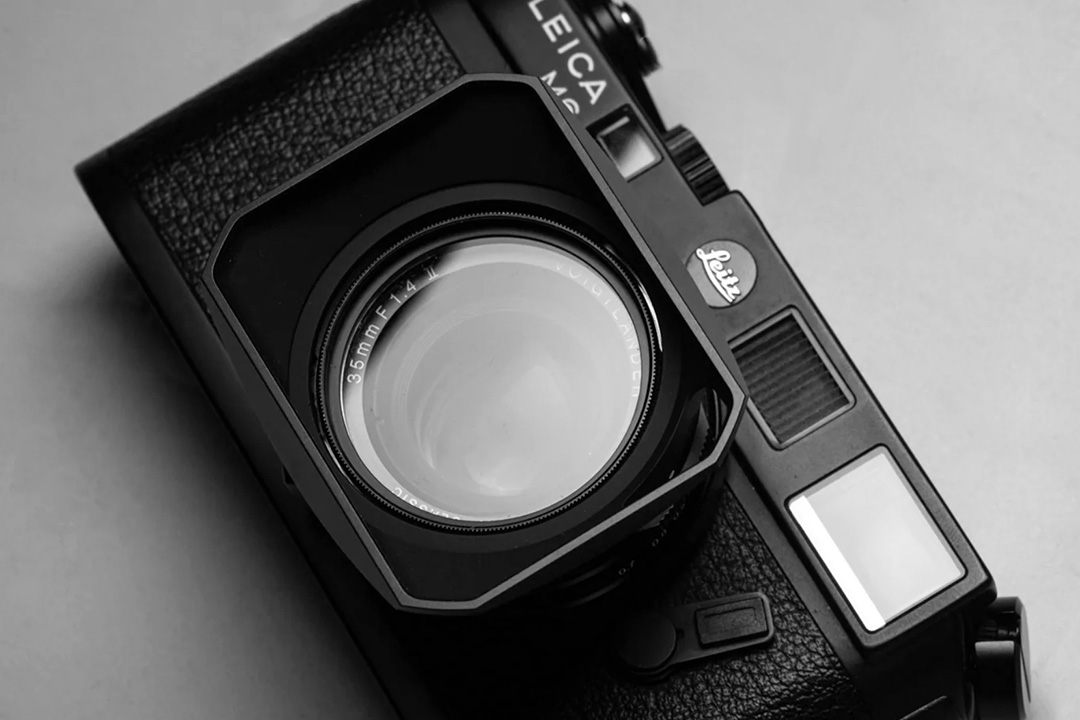 フォクトレンダー「Nokton」に装着できる角型アルミフード - デジカメ