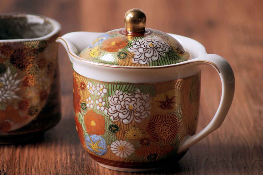 九谷焼煎茶揃 赤金花柄急須と茶碗セット 九谷焼煎茶揃 赤金花柄急須と