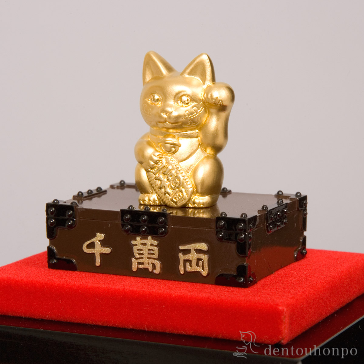 送料無料】 純金 招き猫 千両箱 5g / 高級 コレクション 美術品 工芸品