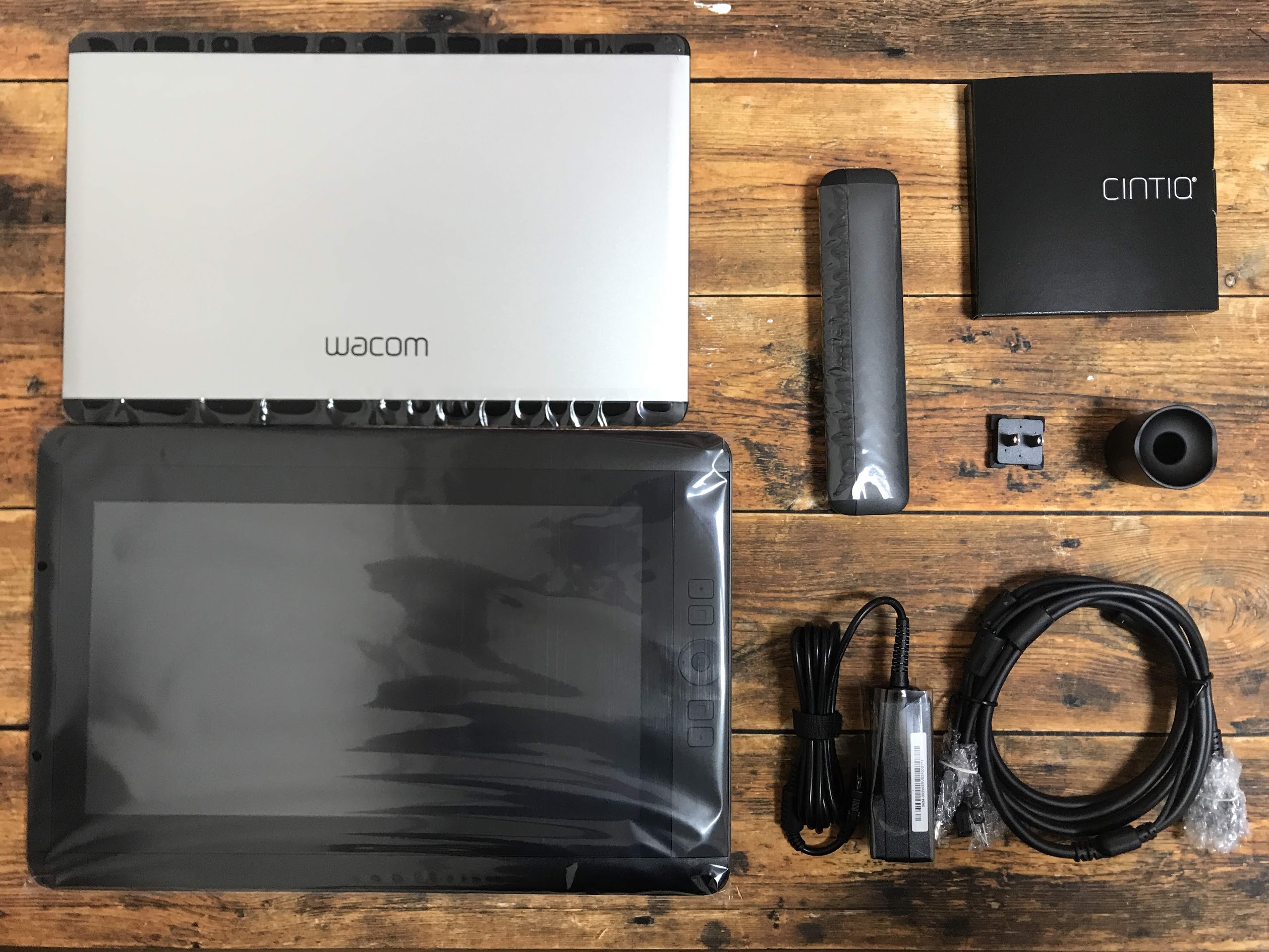 Wacom Cintiq 13(DTK-1300/KO)液タブを3年間使った感想とスタンドの
