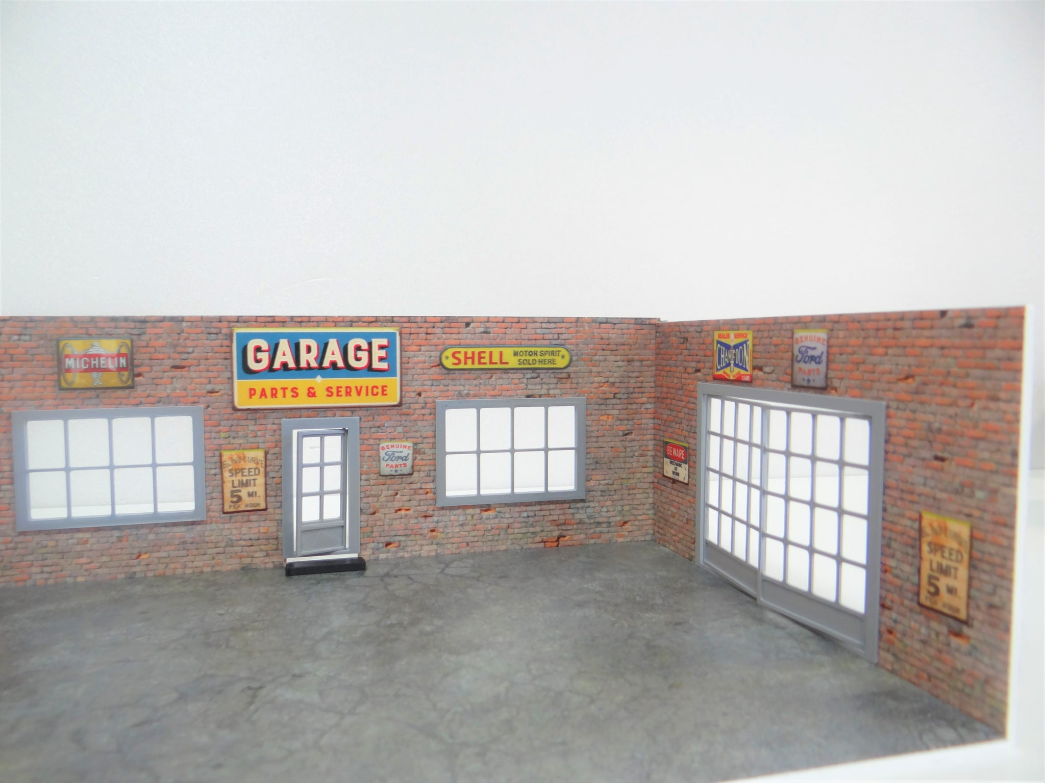 ☆ Garage Diorama Item SBC 【限定品】 1:24 Garage and Tools