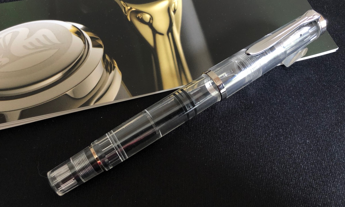 ペリカンM205デモンストレーター】透明ボディに柔らかな書き味で大満足
