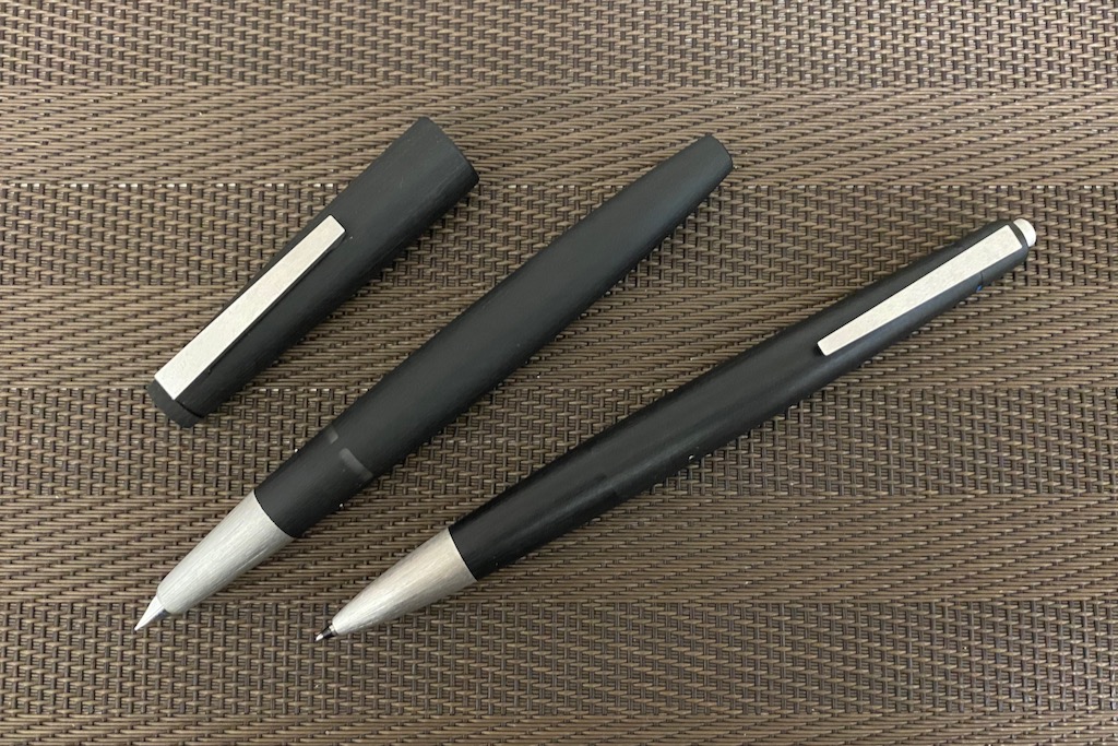 LAMY2000万年筆レビュー・究極にまで機能美を追求したシンプルな一本