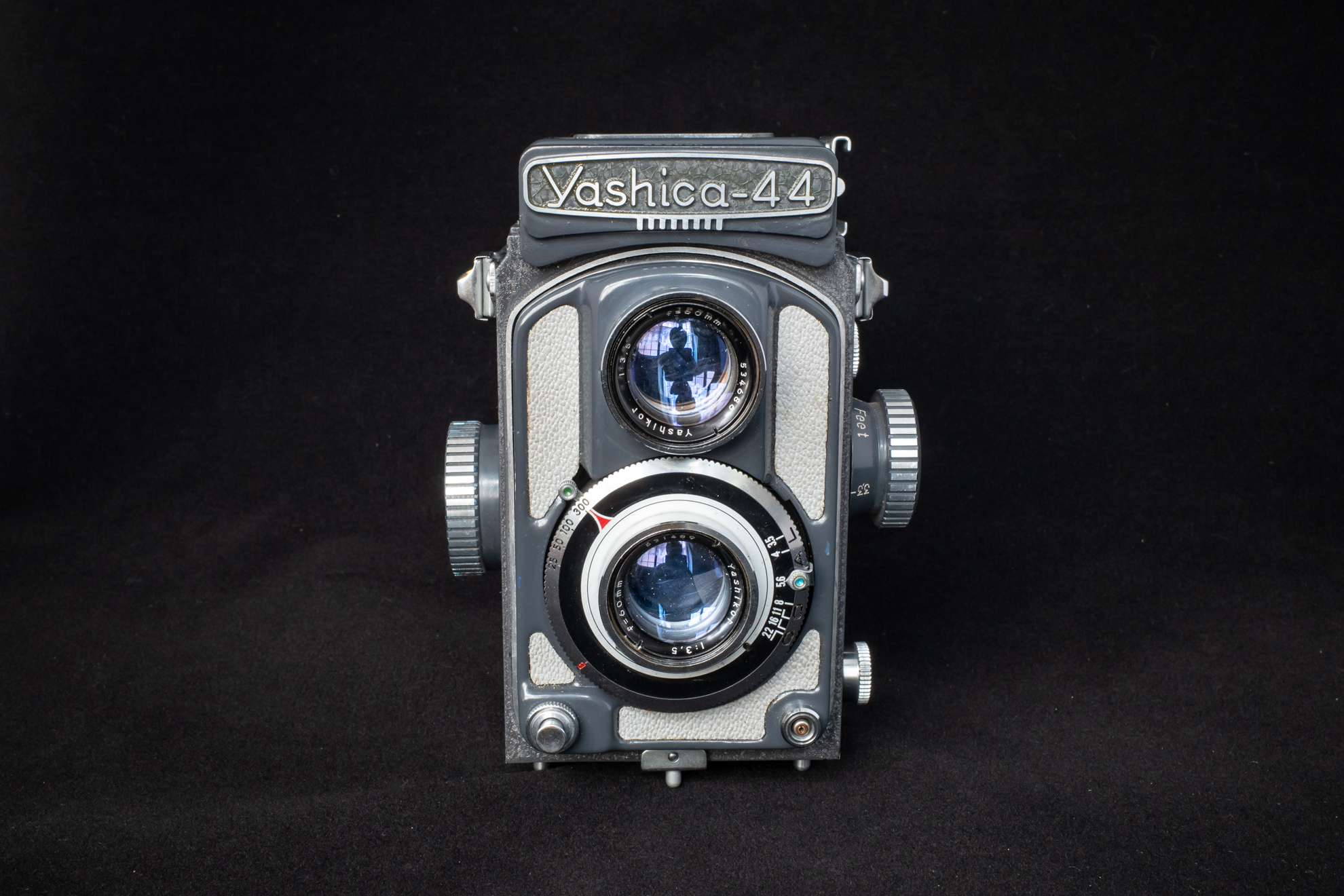 yashica 44A ◇レビュー外観編◇ | デジタル試しうち
