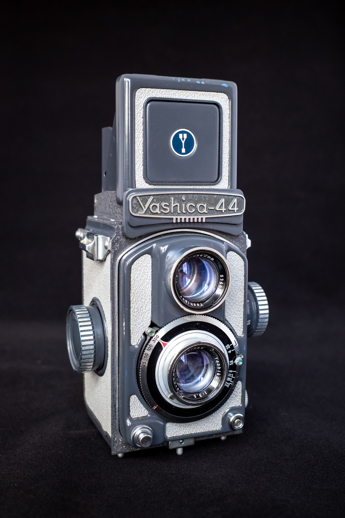 yashica 44A ◇レビュー外観編◇ | デジタル試しうち