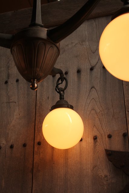 洋館の曲線美3灯シャンデリア/照明 A1435｜骨董店 のびる 古美術 骨董