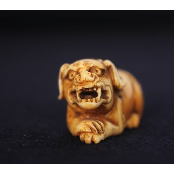 根付 獅子と玉 （骨 牙等天然素材） 銘有り。 極上根付松山銘獅子