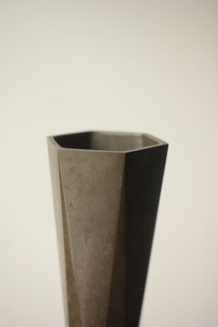 高岡銅器 八島望舟 朧銀六方花入/花瓶 M357｜骨董店 のびる 古美術