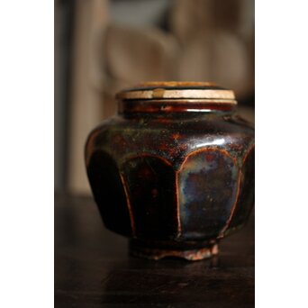 朝鮮李朝 飴釉蓋付面取壺 P523｜骨董店 のびる 古美術 骨董 和風建具