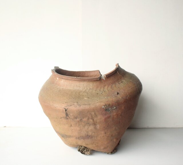 鎌倉期 常滑焼 大甕 破れ壺 P653｜骨董店 のびる 古美術 骨董 和風建具