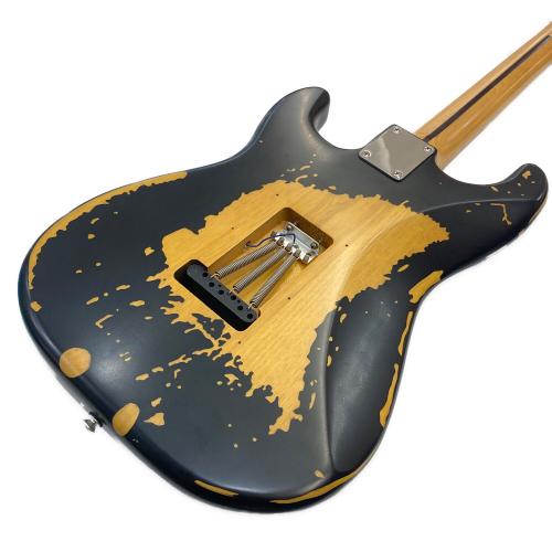 英国VINTAGE社ICONシリーズ v6スプラッター塗装ストラト 英国VINTAGE社