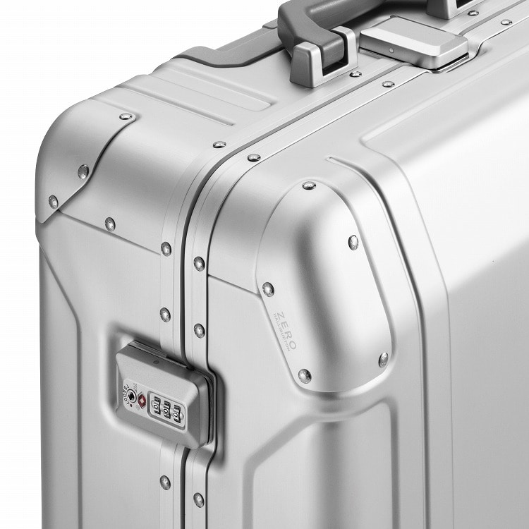 ゼロハリバートンキャリーケース2輪 TSAロック付き車輪交換済