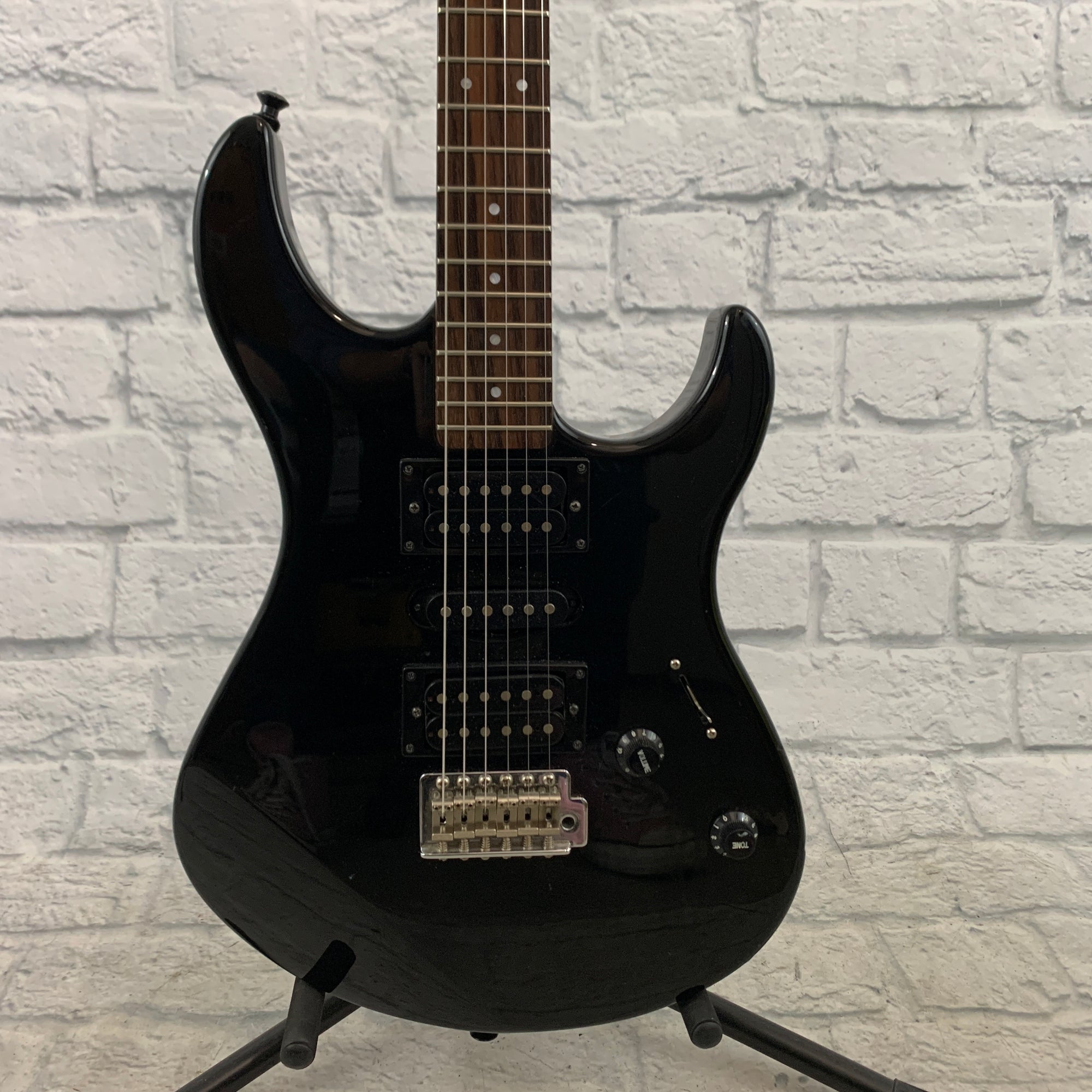 Yamaha ERG-121 HSS Strat-Style Electric Guitar - Black - Evolution