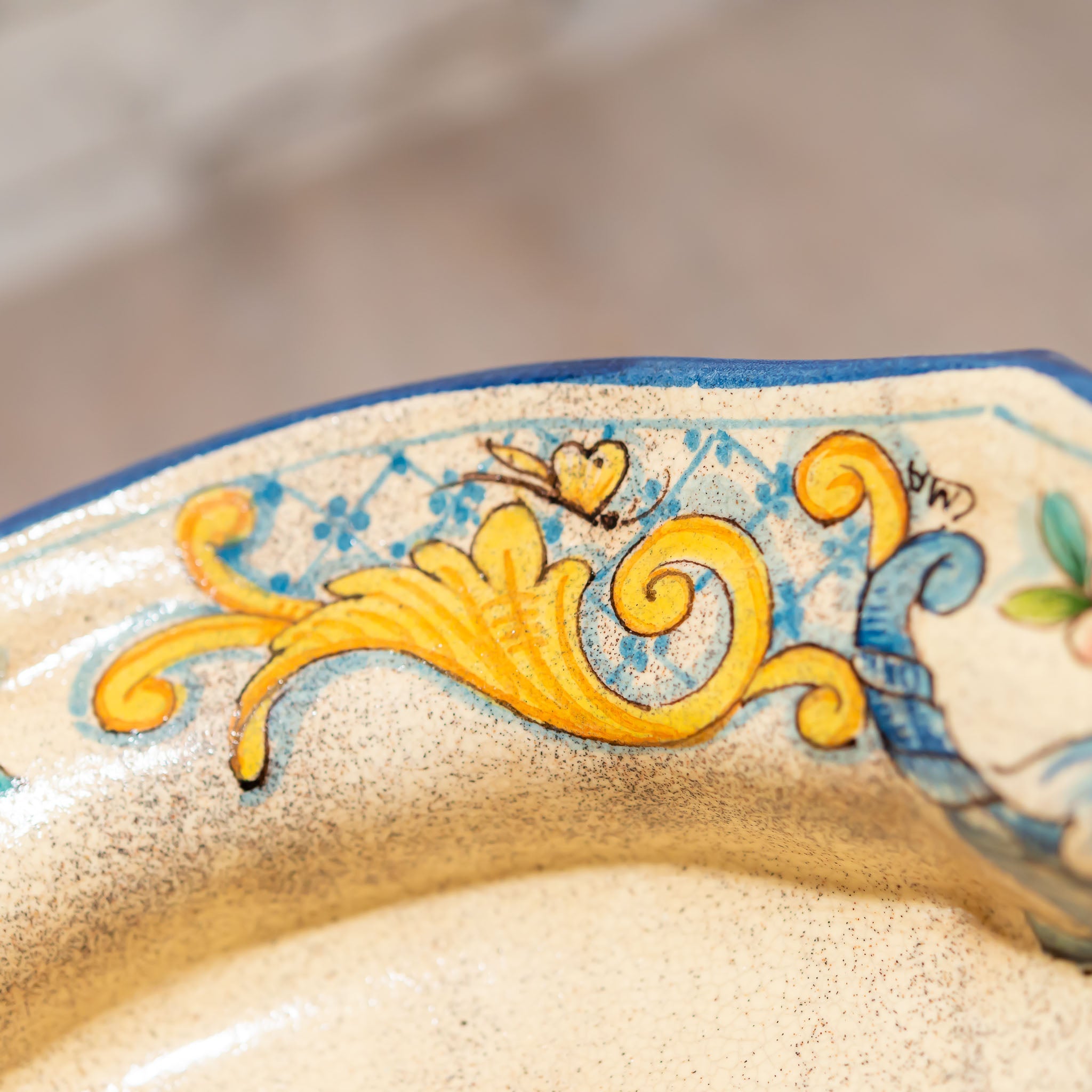 アウトレット】イタリア製 陶器足付き花瓶 コンポート - エステルノ