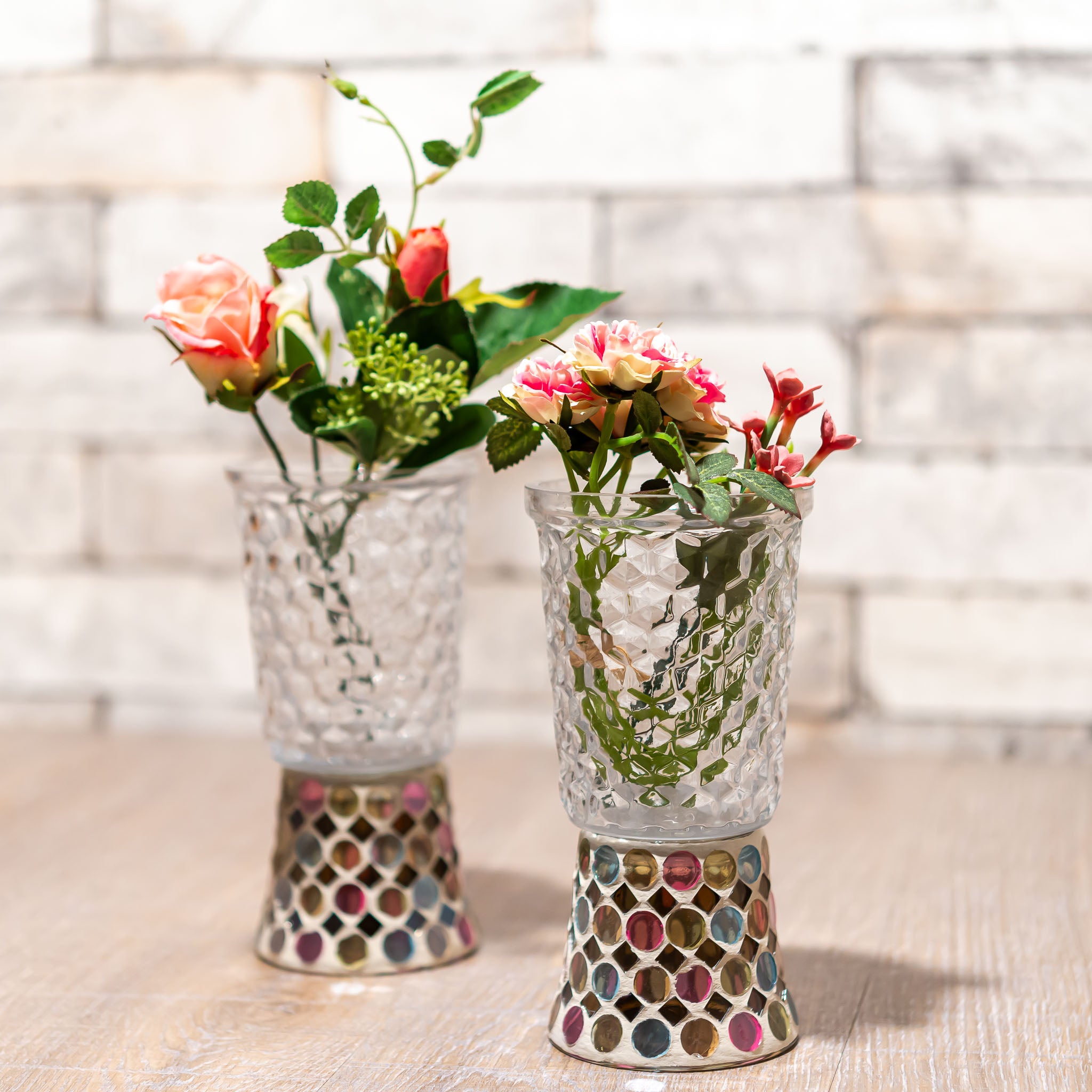 ユニーク な形状のガラス製 花瓶 花器 サンドアート ①です。 ガラス製