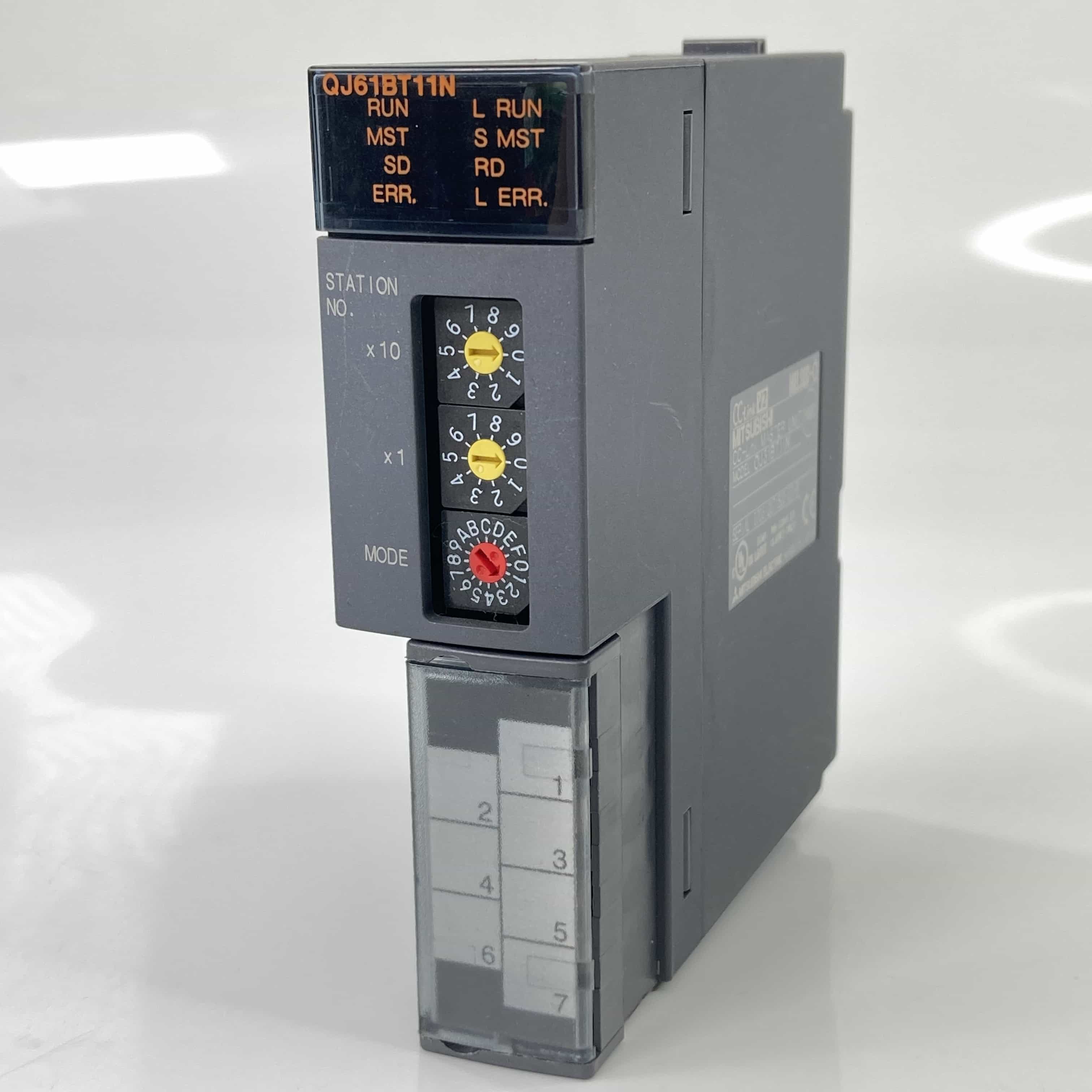 QJ71C24N-R2 未使用 シーケンサ 管理番号 9174 QJ71C24-R2 特長