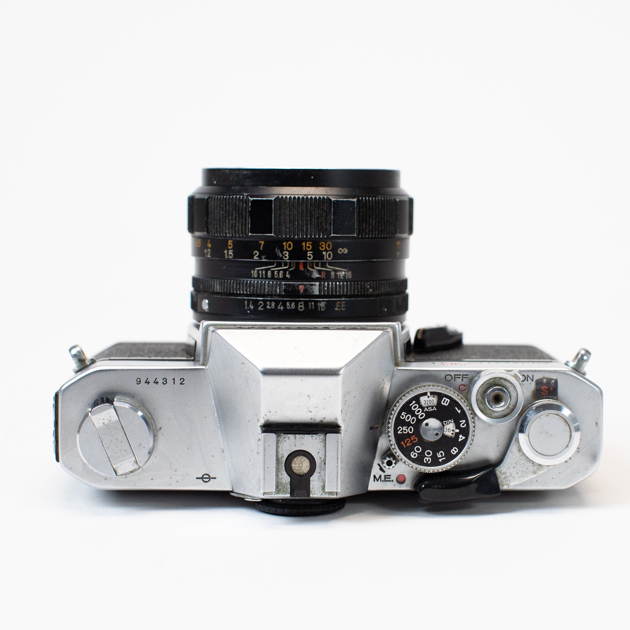 Konica Autoreflex T3 with 57mm f/1.4 Hexanon – Film Supply Club