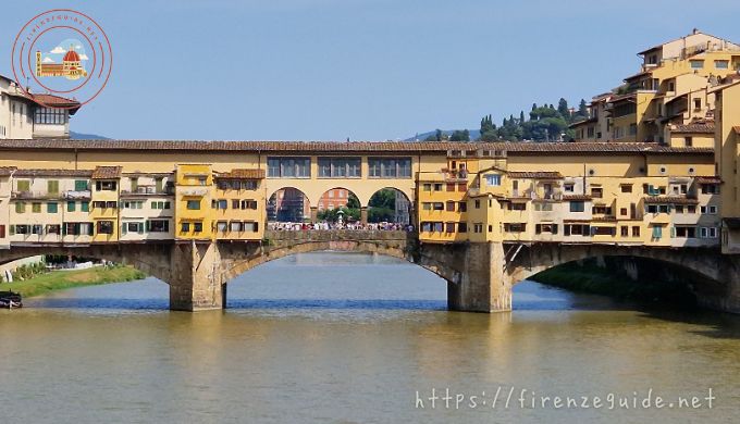 フィレンツェが誇る、ヴェッキオ橋。「古い」だけあって、歴史
