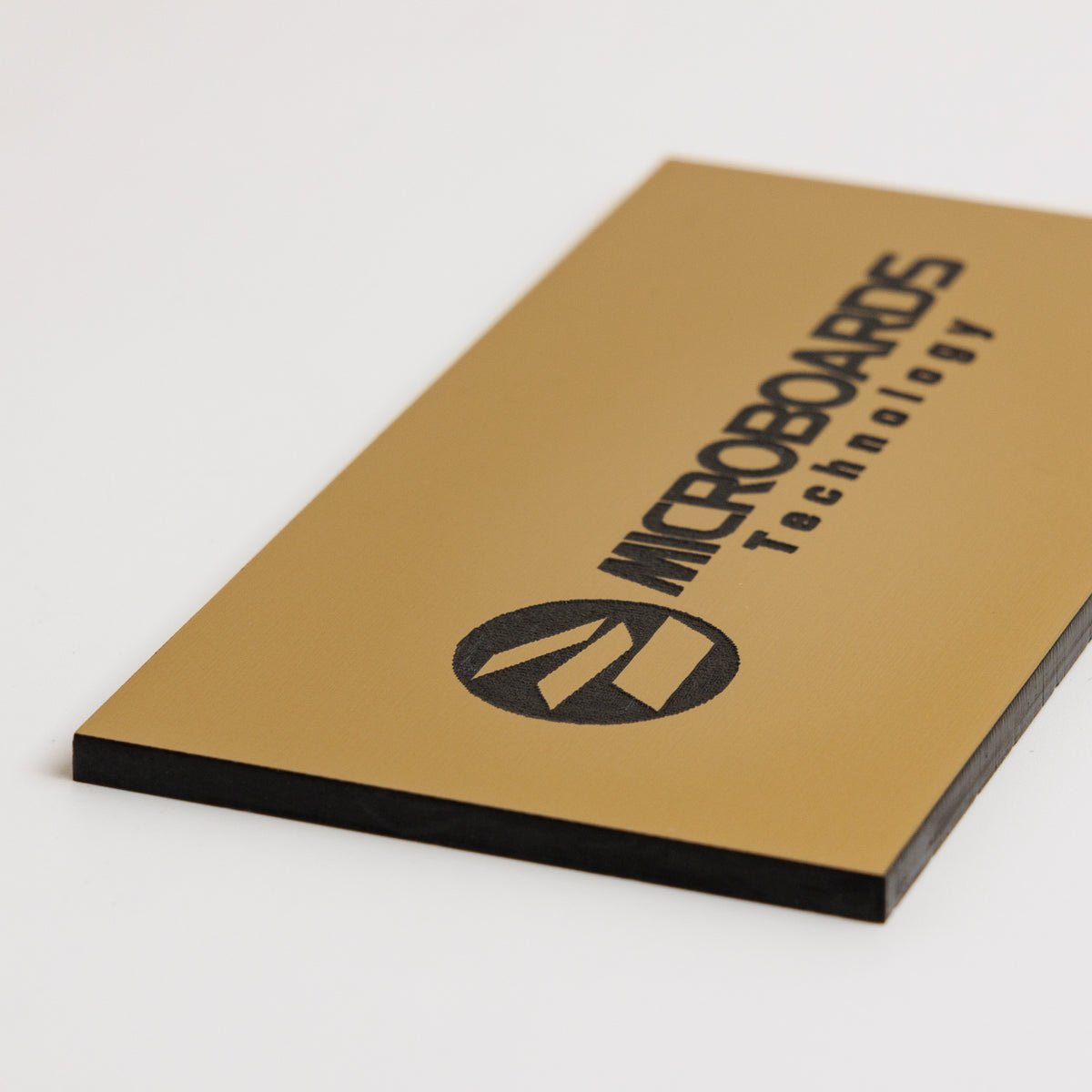 二層板 3mm厚 アンティークゴールド／黒（レーザー加工用材料） – FLUX