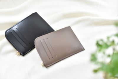 OURHOME(アワーホーム)のスリムなレザーミディアム財布通販 | 集英社