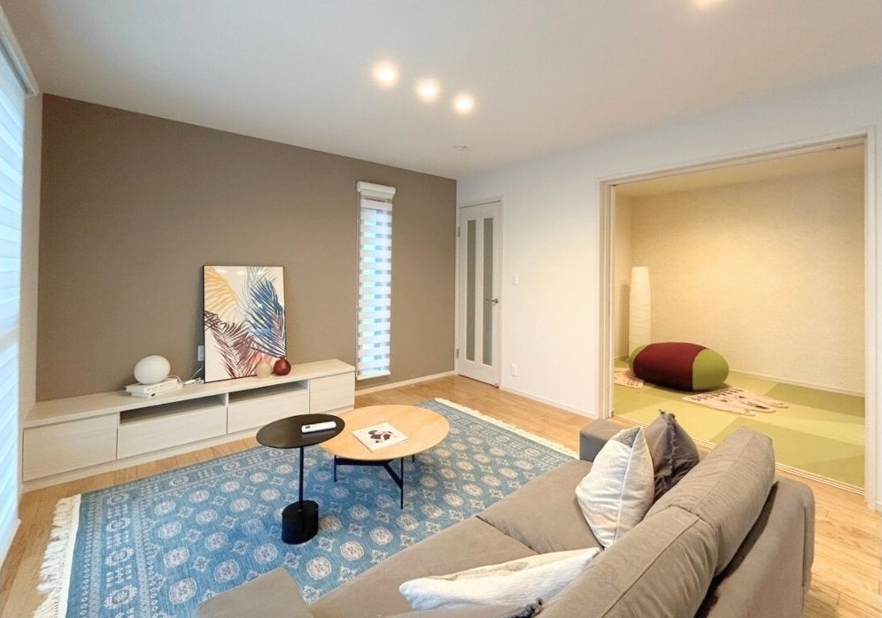 街の風景 署名入り フレーム付き アメリカ形製品 各種ご案内中です