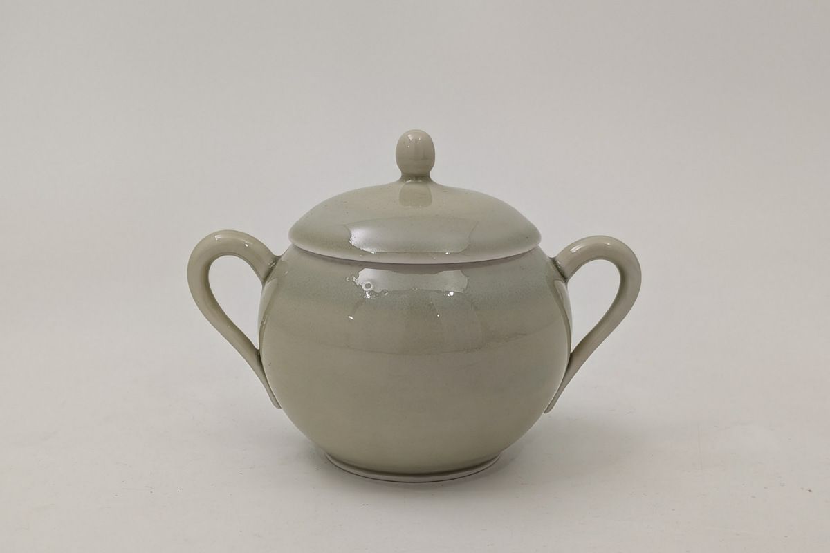 染錦金彩鳳凰 菊割紅茶碗皿 | 有田焼 深川製磁｜公式オンラインストア