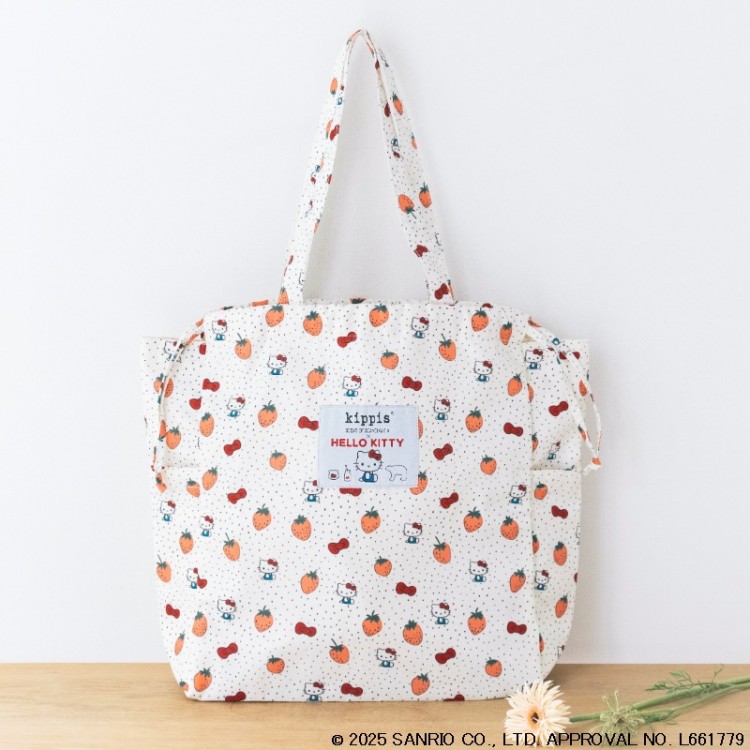 kippisのいちご柄「Metsamansikka」にハローキティとリボンが散りばめ